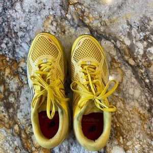 Minnie Mouse new balance runDisney shoes